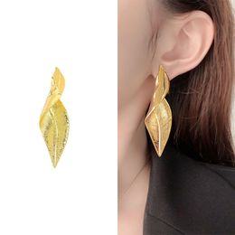 Boucles d'oreilles de feuilles Boucles d'oreilles pour femmes 18k Gold Eaux d'oreilles personnalisées personnalisées femelles Boucles d'oreilles exagérées Design Stud Luxury Bijoux pour la fête