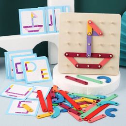 Leren speelgoed Montessori Baby Creatief speelgoed Grafisch Geometrisch ophangbord Puzzel met kaarten Kindertijd Educatief voor kleuters Kinderen 231128