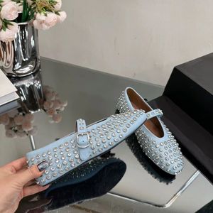 Leer 2024 dame sexy schapenvacht dames platte hakken sandalen kleding schoenen plundering ronde teen diamant buckle zomer Europa en Amerika de catwalk slip-on siz 34-42