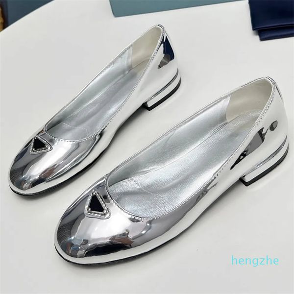 Ballerinas de cuero Formal Modern Deliced ​​Rounded Metal esmaltado Metal se destaca en el dedo del contagio zapatos de ballet formales casuales