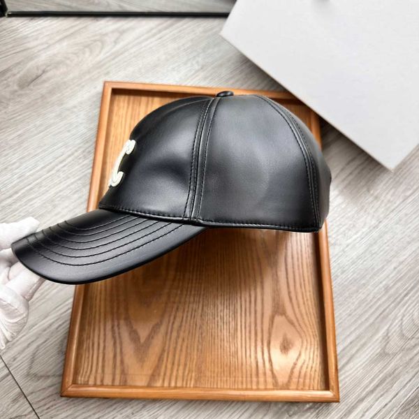 Gorras de béisbol de cuero diseñadores sombreros para hombres mujeres gorra de bola de lujo carta de ala ancha sombrero protector solar gorra para el sol sombrero de calle