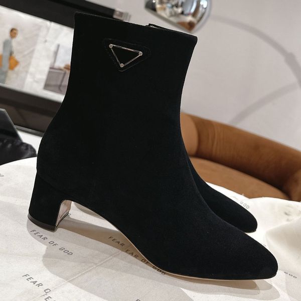 Bottises en cuir 1T192N avec fermeture à glissière latérale et doublure en cuir ont un logo triangle emblématique de design élégant conçu par Mari Ladies Boots ing Star Même modèle grande taille 35 42