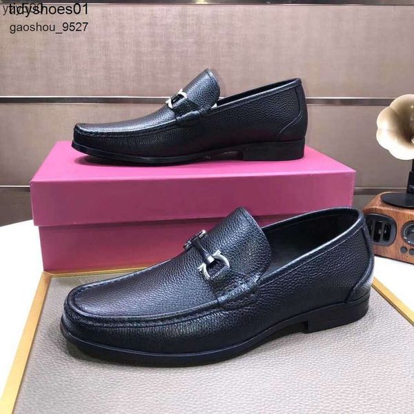 Marque en cuir Feragamo Square One Automne Chaussures populaires pour hommes Robe britannique Chaussures à tête Step Fashion Haute qualité en peau de vache Chaussures Casual 2OQZ OXS6