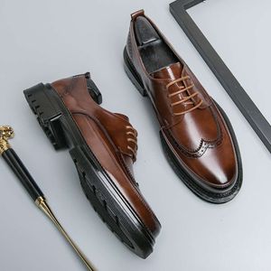 Lederen busniess Men Formele kleding Brogue Oxfords Fashion Office Gentleman Dinner Shoes Schoenen Heren