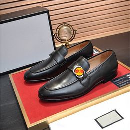 Leer Casual Men Shoes Fashion Men Flats Pointed Toe Comfortabele kantoor Men Dress Shoes British Style Vaces-Up Size 38-45