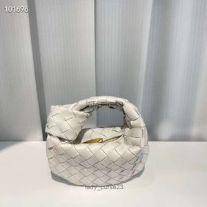 Diseñador de cuero Candy Hand Classic Jodie Ladies Cloud Cassette Bolsas Veneeta Mini Bag 2023 Nuevo bolso tejido anudado Muñeca Monedero Monedero N9K9