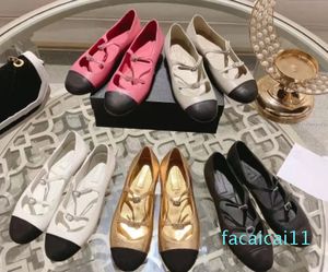 lederen designer sandalen slides Dames Geklede schoenen Wit Mary Jane Zomer luxe Franse dikke hakken dame-achtige stijl klein leer het zachte platform single