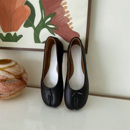 Robe en cuir vache glissée sur des mods de style coréen simples mots de chaussures plates femelles taille printemps divisé doigt femmes appartements s