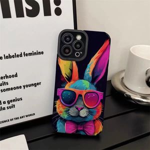 Funda de cuero para teléfono con conejo colorido, a la moda, para iphone 15, 14, 13, 12, 11 Pro Max, XS, X, XR, 15 Plus, funda trasera negra suave a la moda, 100 Uds.