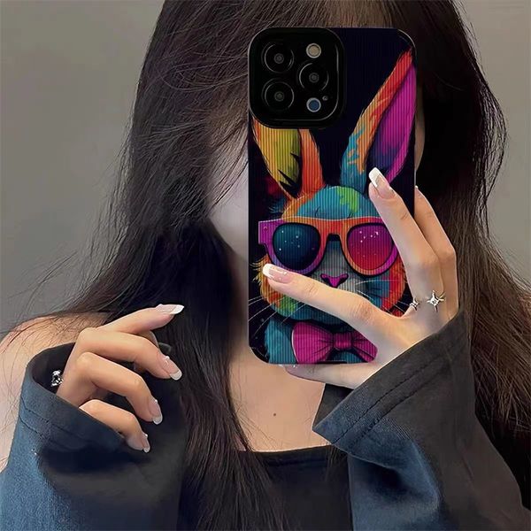 Coque de téléphone en cuir de lapin coloré et cool, 30 pièces, pour iphone 15 14 13 12 11 Pro Max XS X XR 15 Plus, couverture arrière noire souple