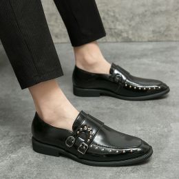 Lederen modetrends Casual merk dubbele buckle mannen loafers mocassins zakelijke lente nieuwe Britse stijl schoenen 5557