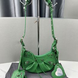 lederen handtas uk qq tas snelle handtas victoire tas wit geruite tas locomotief pakket vele soorten retro stijl halve maan schouder designer tassen luxe tas