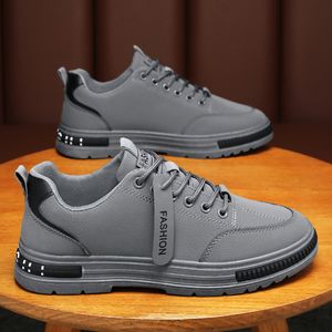 Cuir Hot Designer Hommes fournit une plate-forme décontractée Good Men's Sneakers Black for Mens Randonnée Chaussures extérieure Black Sport Breathable Man Shoe Factory W32 5753