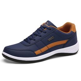 Lederen mannen schoenen sneakers trend casual schoen Italiaans ademende vrijetijds vrije mannelijke sneakers niet -slip schoeisel mannen gevulkaniseerde schoenen 48 220606