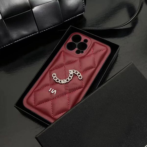 Étui de téléphone en cuir rouge étuis de protection de téléphone souple ajustés iPhone 15 14 13 12 Pro Max 14pro 13pro 12pro femmes Designers Quilting Iphoen Shell Case