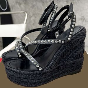 Plate-forme en cuir coins sandales femmes Espadrilles sandales designer chaussures de robe de créateur paille en noir avec boîte 564