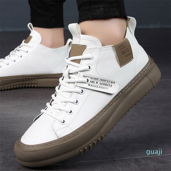 Zapatos de cuero para hombre, zapatillas de deporte a la moda para hombre, marca de Skate informal, Tenis blancos altos vulcanizados