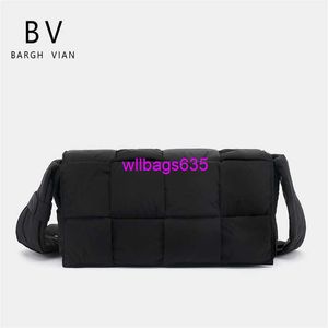 Lederen schoudertassen Bottegveneta Designer Tassen Bargh Vian Authentic Nylon Down Woven Bag Cassette Kussenzak Dames één schouder Crossbod hebben logo hby7dn