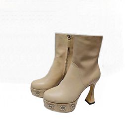 Leren dameslaarzen Designerstijl van hoge kwaliteit mode Vrouwelijke korte laarzen Damesschoenen Gratis verzending EUR 35-41
