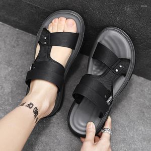 Men Sandals Beach Leisure Leathersummer schoenen van hoge kwaliteit buiten mannelijke niet -slip comfortabele casual sneakers