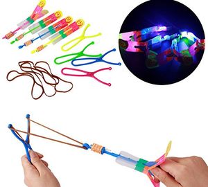 Nouveauté éclairage incroyable lumière flèche fusée hélicoptère volant jouet fête amusant cadeau élastique clignotant gow up jouets de noël led