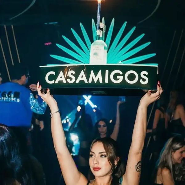 LED Casamigos Tequila bouteille présentateur enseigne au néon VIP Service Glorifier pour discothèque Bar en gros batterie puissance rétro-éclairé Logo