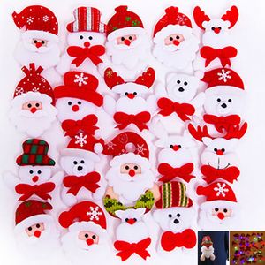 LED Kerst Broche Badge Decoraties voor Santa Claus Snowman Deer Bear Glow Flashing Broch Pluche Speelgoed Gift WX9-971