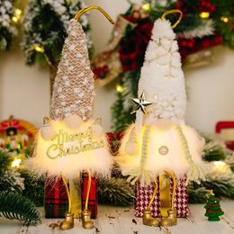 Led-kersthanger Gnome-ornament Charmante handgemaakte kerstkabouterpop met warme gloed Led-pluche hoed Volledige baard Desktop voor feestelijk