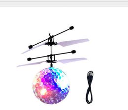 Balle volante en cristal Led RC Toy Induction Helicopter Ball Éclairage LED brillant intégré pour enfants, adolescents Volants colorés pour enfant