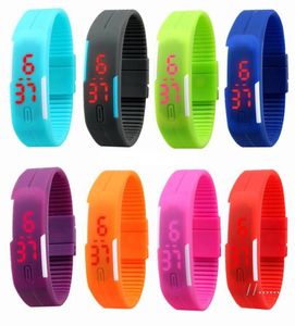 Écran tactile numérique LED Regarder Jelly Color Color Sports Watchs Silicone bracelet étanche Rectangle Couple de bracelets Bracele9938412