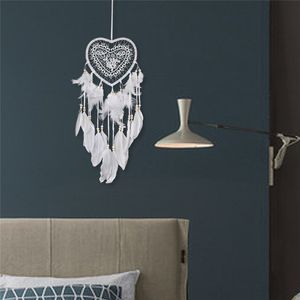 LED Dream Catcher en forme de coeur Dentelle Dream Catcher Plume Perle Suspendus Décoration Ornement Saint Valentin Cadeau Dreamcatcher Wind Chimes