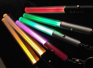 Lampe de poche LED bâton porte-clés Mini torche en aluminium porte-clés porte-clés Durable stylo lumineux baguette magique bâton sabre laser LED bâton lumineux LL