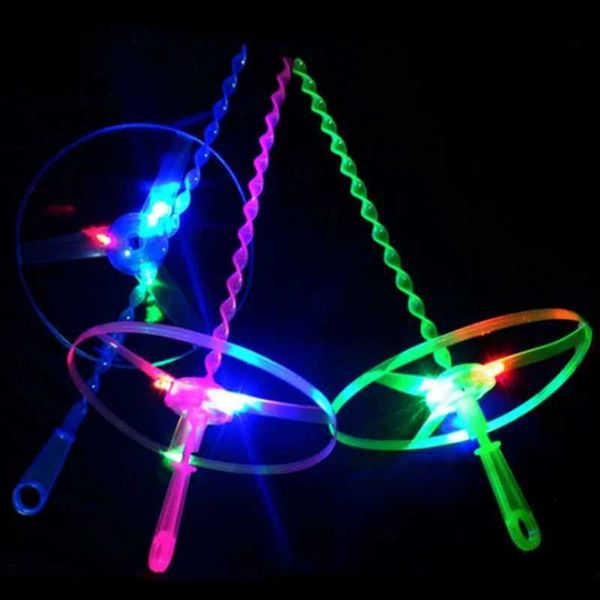 Juguetes voladores LED 1 PPC ILUMINACIÓN DEL AL Outdoor Fly Disk Toy Lighting LED LEDED UFO Push Push Sporting Good Tricolor Light Holiday Wedding Celebration 240410