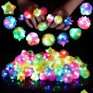 LED Flying Toys 20pc/Set Luminous Rings flitsen in de Dark Ring Finger Lights Party Favor Rubber Birthday Supplies 240105 Drop Deliv Dhoqg