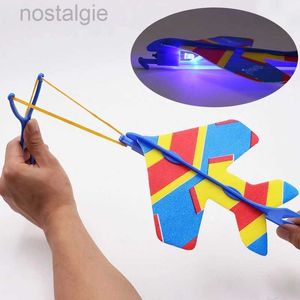 LED Vliegende speelgoed 3/1 stks LED Luminous Catapult Airplane Toys Slingshot Foam Aircraft For Kids Gift Flying Airplane Toy Rubber Band Catapult Plane 240410