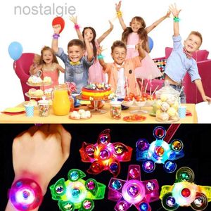 LED Flying Toys 5pcs LED Luminous Spinner Glow in the Dark Party Supplies Light Light Flying Toy Flying Juguete Led Juguete Fun Juego de regalo 240410