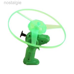 LED Flying Toys Couleur aléatoire Couleur aléatoire avec luminaire LED Rotation des jouets Lumineux Pull Flying Ufo LED Flying Toys Luminous Flying Toys 240410