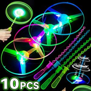 LED Flying Toys Luminous Bamboo Dragonfly Soucoupes avec léger Night Shooting Helicopters Kids Birthday Party Props Drop délivre DH4QK