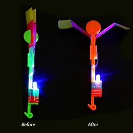 LED Flying Toys Night Sky Light Toy Toy Rocket Hélicoptère LED PARTINE AMUSION CADE RABADESSE CATAPULT 240411