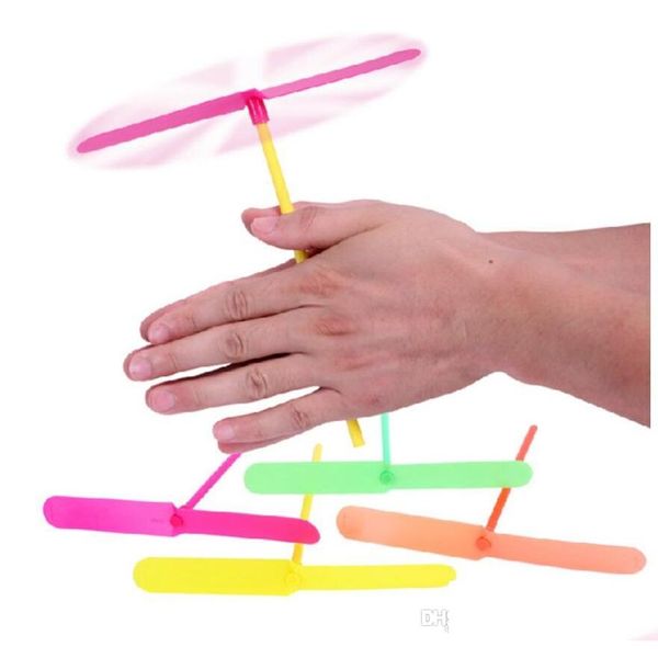 Led juguetes voladores novedad plástico bambú libélula hélice helicóptero al aire libre para niños pequeño regalo fiesta favores niños gota entregar dhes0