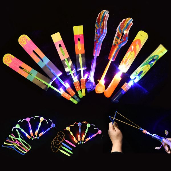 LED jouets volants fusée fronde hélicoptères volants bambou libellule lueur dans le noir fête faveur anniversaire noël C76