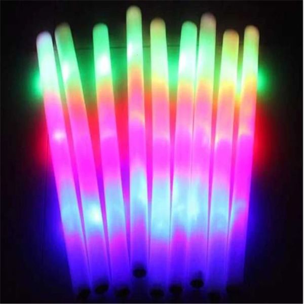 Palo de espuma LED que brilla en la oscuridad Palo de espuma LED Palo suave Carnaval Glow Stick Party Flash Tube Concierto 240124