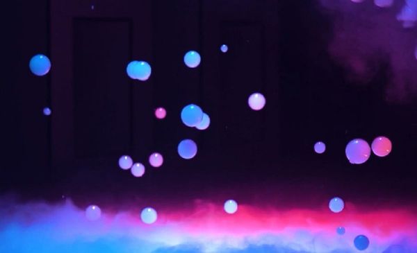 Canon à confettis pour machine à bulles de brouillard LED 1500W
