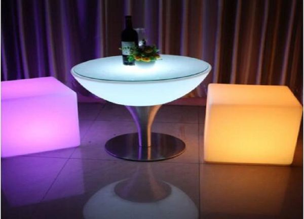 Muebles LED Taburete de bar LED silla cúbica luminosa Tamaño 20 cm muebles luminosos para exteriores control remoto creativo cambio colorido sid4581301