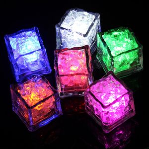 LED Glowing Light Up Glaçons Clignotant Lent Couleur Changement Tasse Lumière Sans Interrupteur Fête De Mariage Halloween Décoration