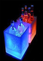 LED-ijsemmer RGB-kleur Dubbellaags vierkante bar Bierijsemmer RGB-kleurveranderende duurzame ijswijnemmer 3,5 l voor Bar253J1335550