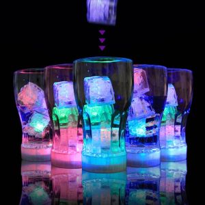 LED Ice Cube Night Lights Multi Color Change Slow Flash Novely Liquid Sensor Water Dompel voor feest trouwbars Drinks Decoratie GG