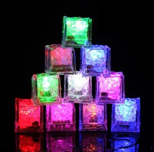 LED-ijslicht Gloeiende ijsblokjes Aanraakgevoelige verlichting Bar Sfeerlicht Verlichting in water voor sapwijn Drinkglas Festival Feestdecoratie