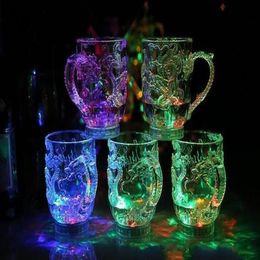 LED -licht luminescentie wijn in de water fel bier mok lumineuze beker kleurrijke balkbekers de drakenmokken