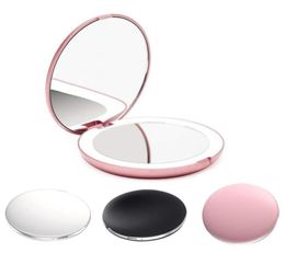 Light Light Mini maquillage miroir compact Pocket Face LIP Miroir cosmétique Miroir d'éclairage portable 1x5x Magniture pliable Y207197936